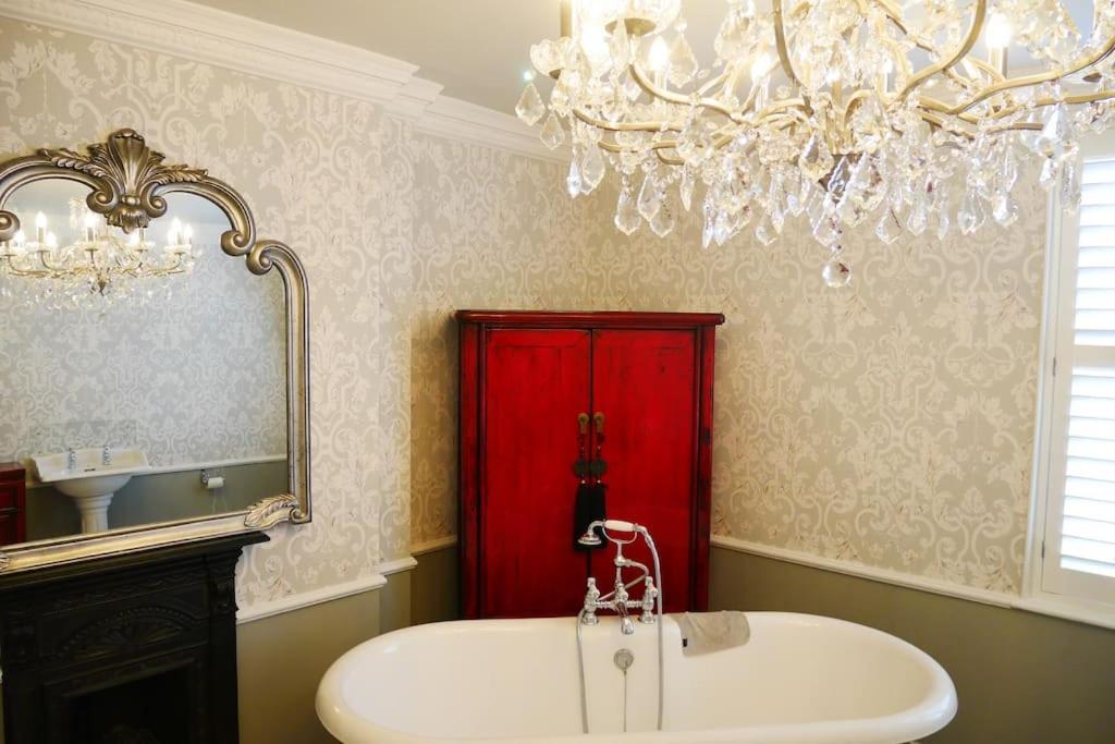 Villa Luxury 2 Bed Georgian Townhouse, Old Portsmouth Exterior foto